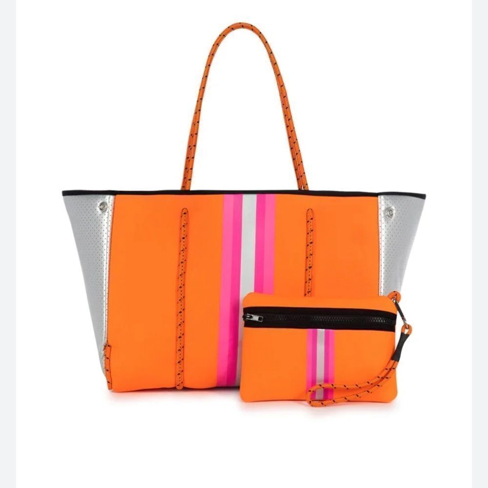 ****Haute Shore- Greyson Wow Tote (BG)